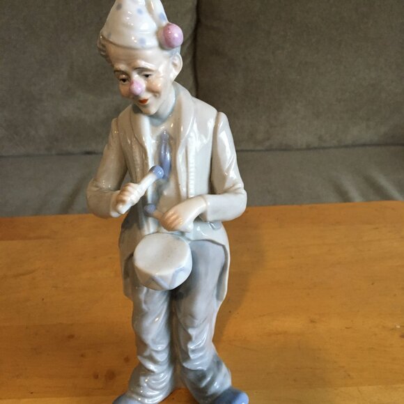 KPM Porcelain Clown Figurine Made in Korea - Picture 5 of 5